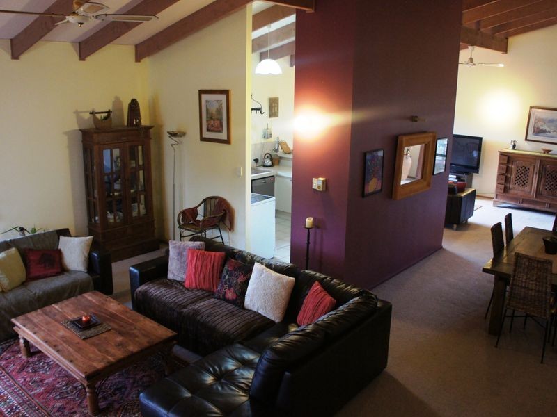 21 Crest Drive, Elanora QLD 4221