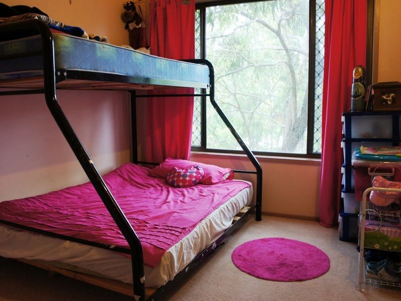 21 Crest Drive, Elanora QLD 4221