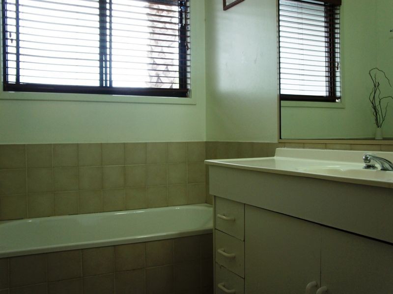 21 Crest Drive, Elanora QLD 4221