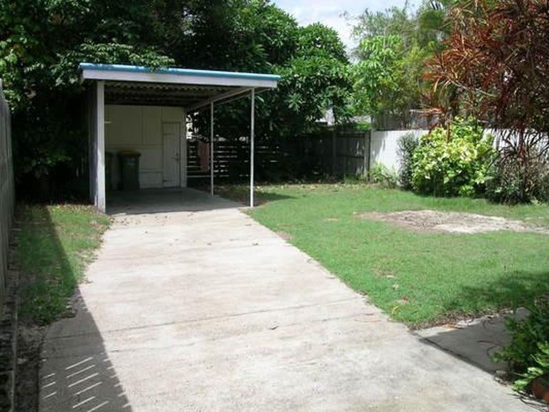 22 Peerless Avenue, Mermaid Beach QLD 4218