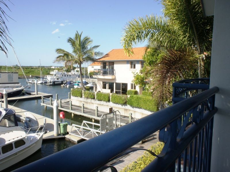 82 John Lund Drive, Hope Island QLD 4212