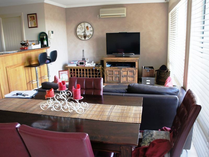 82 John Lund Drive, Hope Island QLD 4212