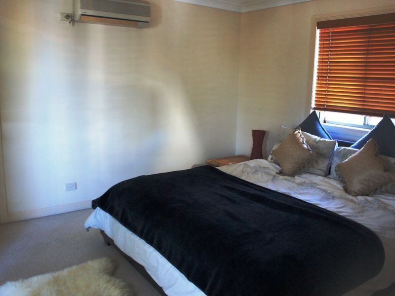 82 John Lund Drive, Hope Island QLD 4212
