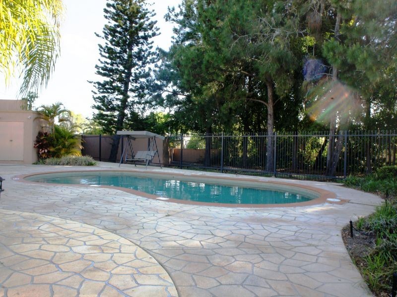 82 John Lund Drive, Hope Island QLD 4212