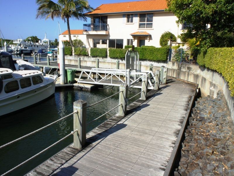 82 John Lund Drive, Hope Island QLD 4212