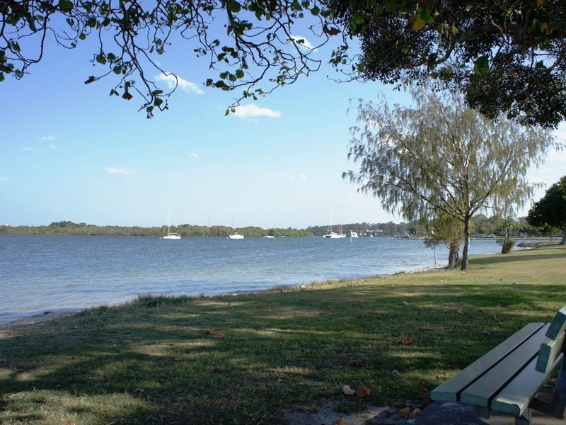 82 John Lund Drive, Hope Island QLD 4212