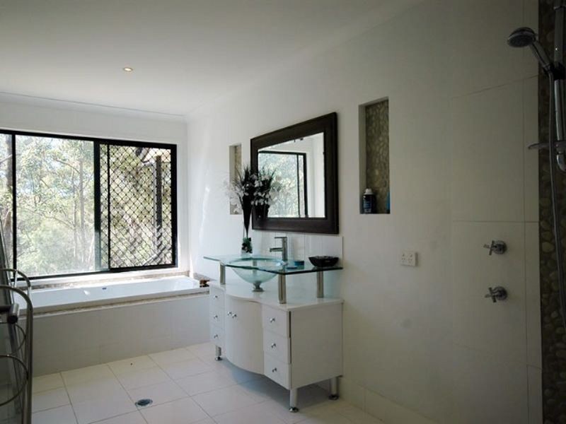 3 Dorset Place, Elanora QLD 4221