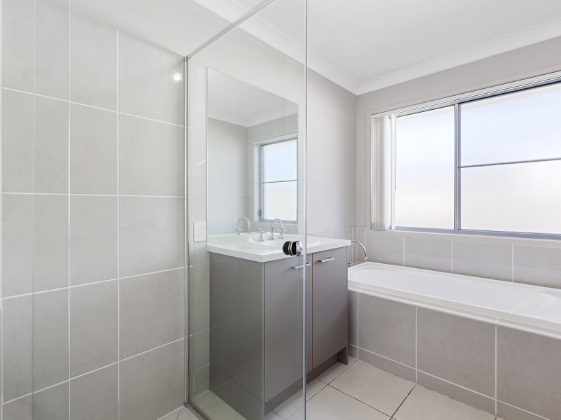 8 Feathertail Place, Peregian Springs QLD 4573