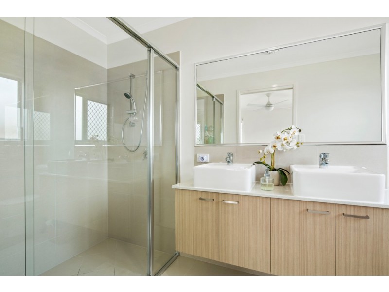 24 Starling Crescent, Peregian Springs QLD 4573