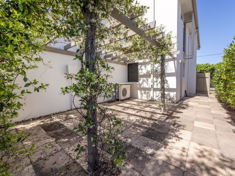 1/70 Peregian Esplanade, Peregian Beach QLD 4573