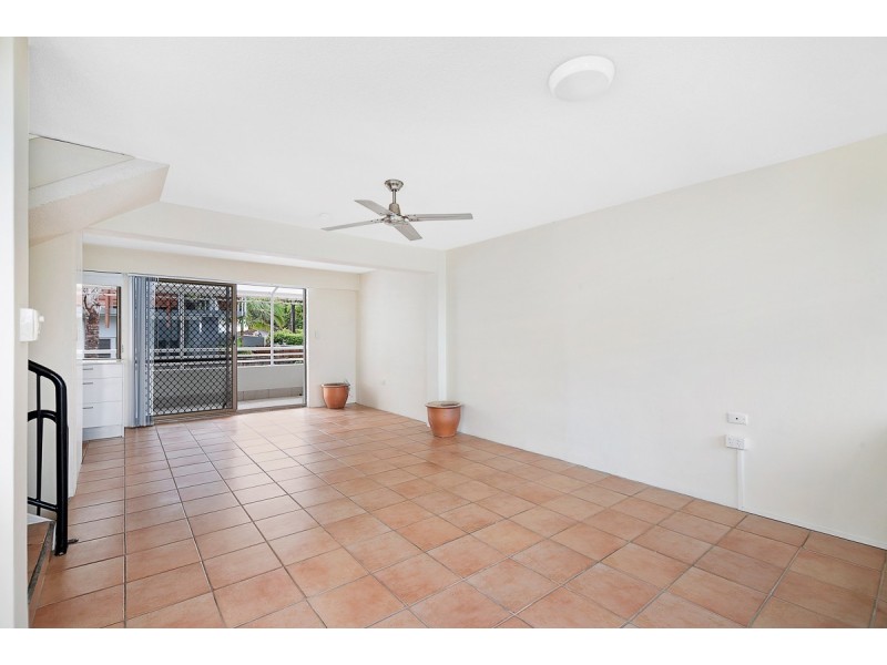 2/4 Avocet Parade, Peregian Beach QLD 4573
