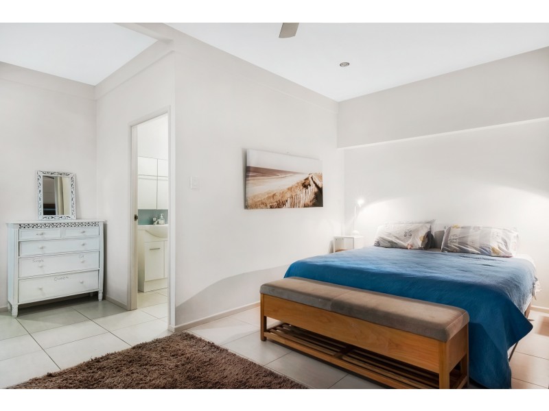 1/20 Peregian Esplanade, Peregian Beach QLD 4573