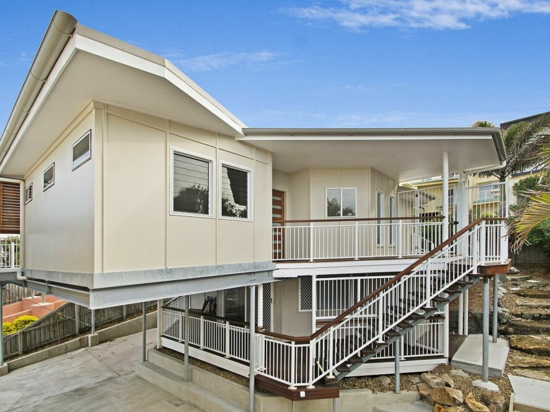2/20 Peregian Esplanade, Peregian Beach QLD 4573