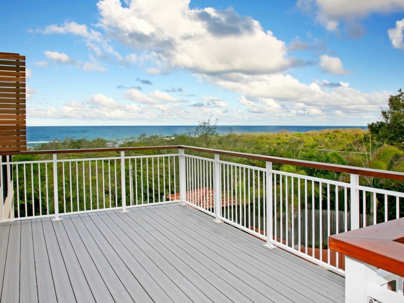 2/20 Peregian Esplanade, Peregian Beach QLD 4573