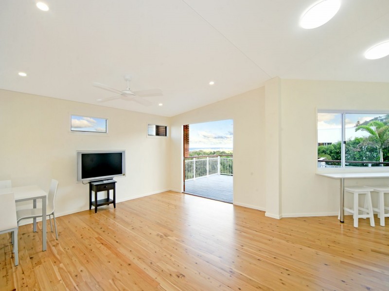 2/20 Peregian Esplanade, Peregian Beach QLD 4573