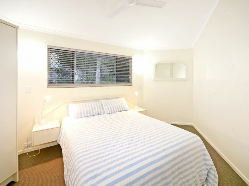 2/20 Peregian Esplanade, Peregian Beach QLD 4573
