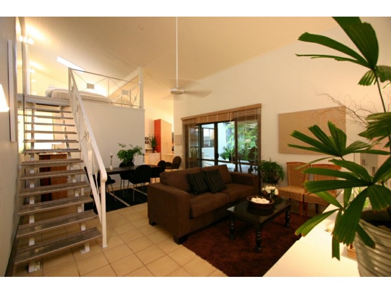 2/44 Peregian Esplanade, Peregian Beach QLD 4573