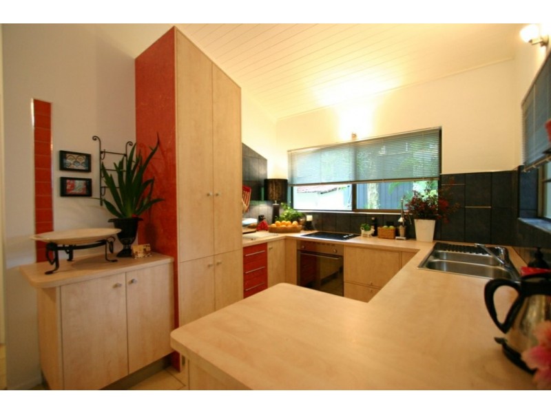 2/44 Peregian Esplanade, Peregian Beach QLD 4573