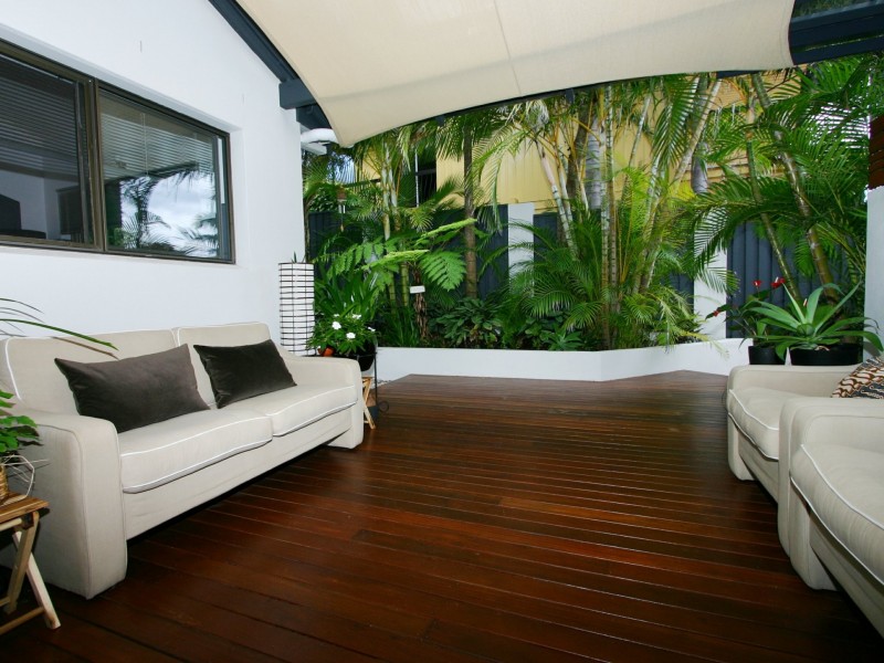 2/44 Peregian Esplanade, Peregian Beach QLD 4573