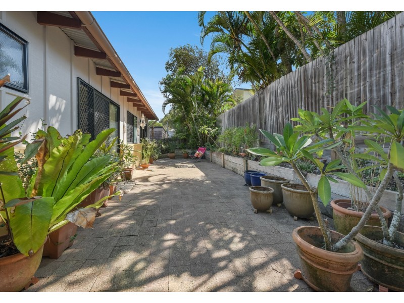2/2255 David Low Way, Peregian Beach QLD 4573