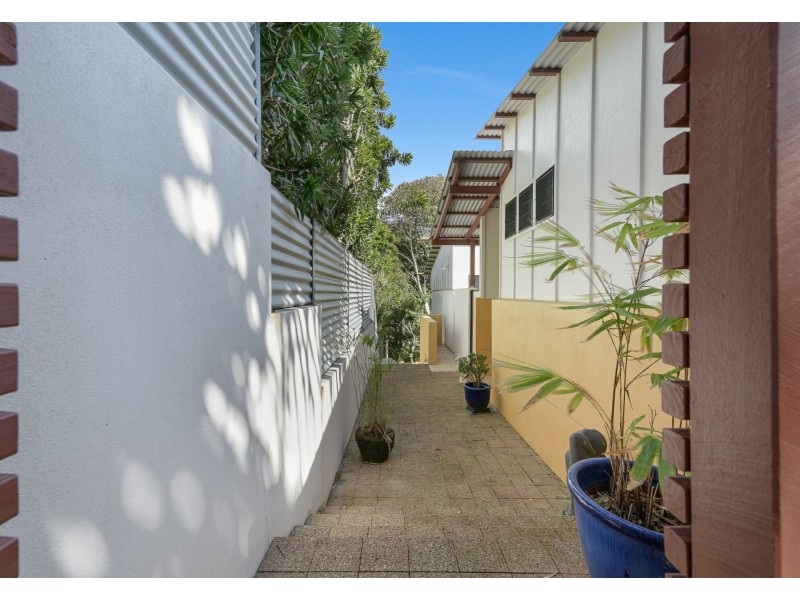 2/2255 David Low Way, Peregian Beach QLD 4573