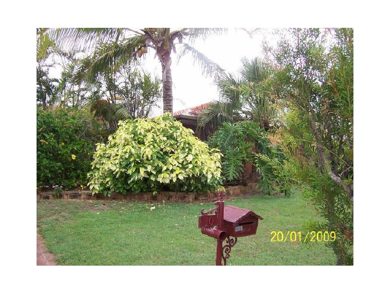 10 Wavecrest Dr, Castaways Beach QLD 4567