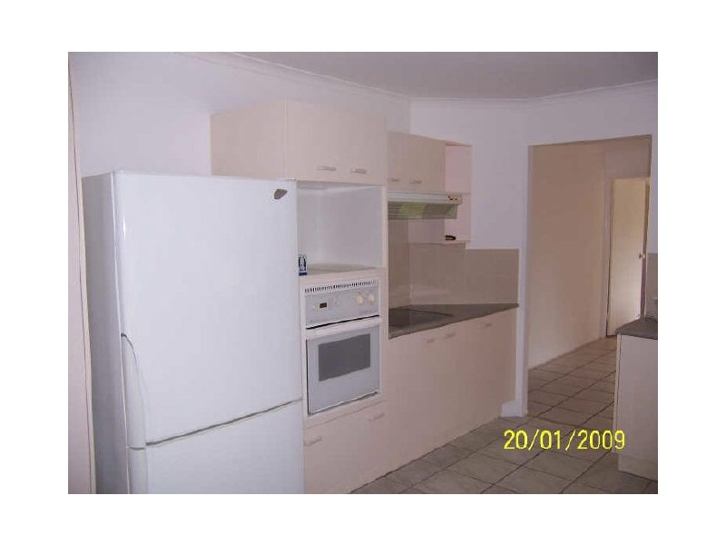 10 Wavecrest Dr, Castaways Beach QLD 4567