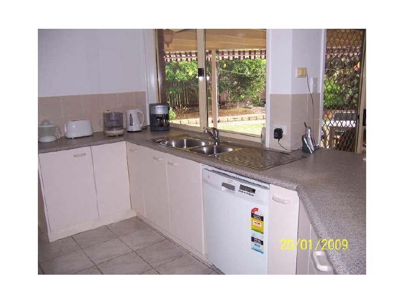 10 Wavecrest Dr, Castaways Beach QLD 4567