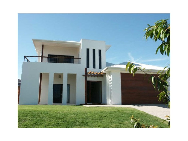 18 Maddens Cres, Peregian Springs QLD 4573