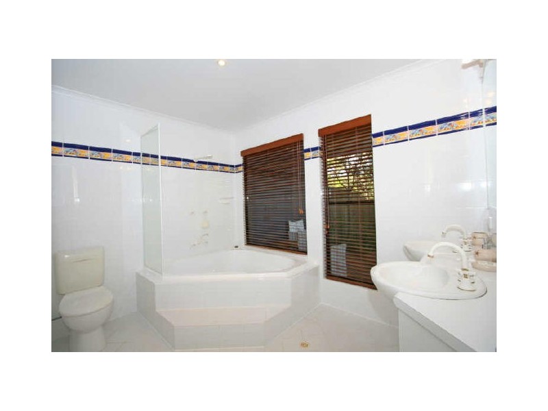 2/38 Jacana Street, LAMOGE, Peregian Beach QLD 4573