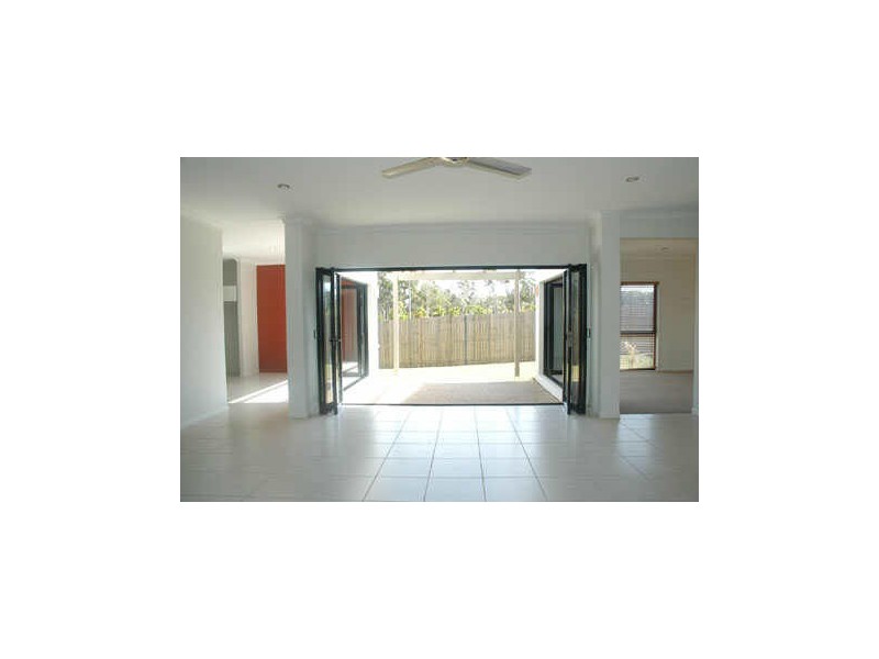 19 Riviera Cres, Peregian Springs QLD 4573