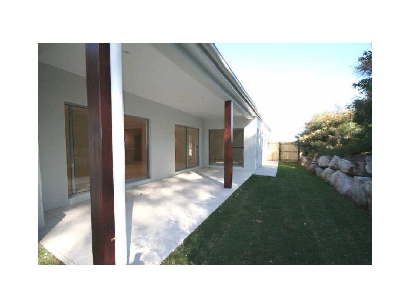 33 Maddens Crescent, Peregian Springs QLD 4573