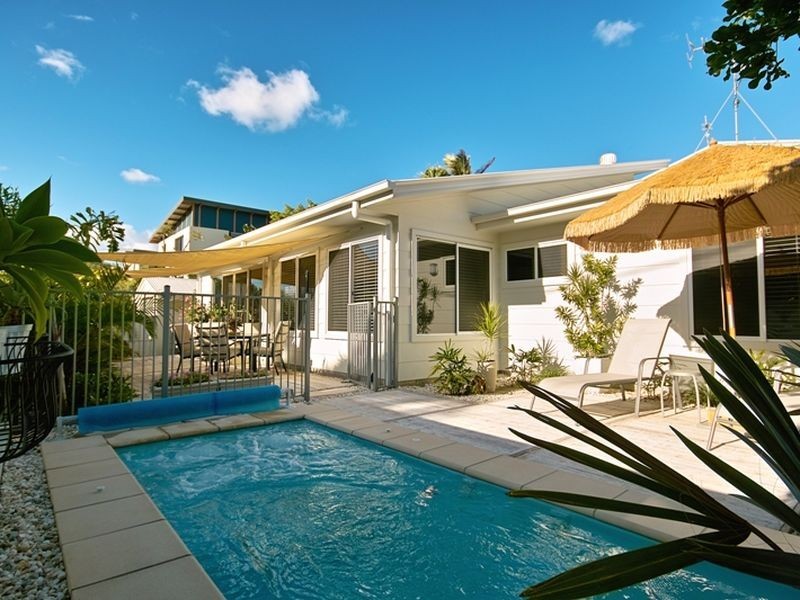 12 Landrail St, Peregian Beach QLD 4573