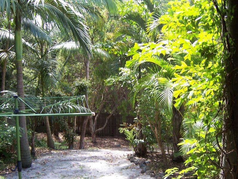 33 Rainbow Crescent, Sunrise Beach QLD 4567