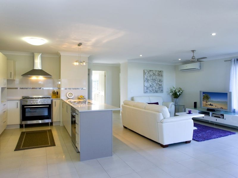 2 Maddens Crescent, Peregian Springs QLD 4573