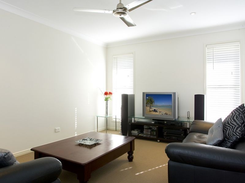 2 Maddens Crescent, Peregian Springs QLD 4573