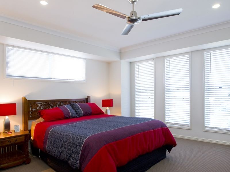 2 Maddens Crescent, Peregian Springs QLD 4573