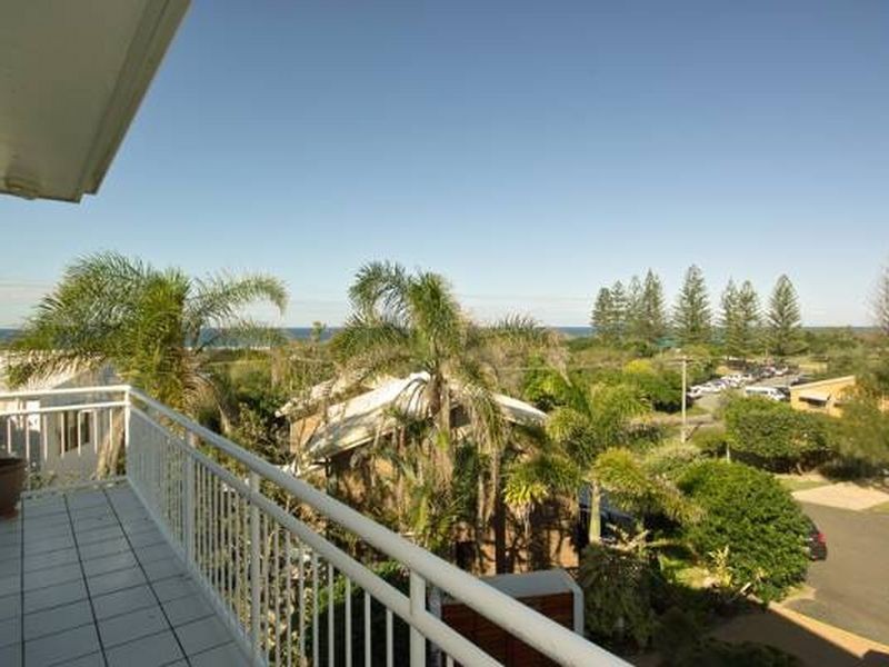 2/4 Brolga Place, Peregian Beach QLD 4573