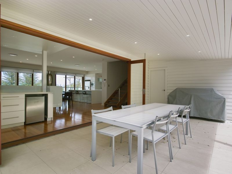2/20 Kingfisher Drive, Peregian Beach QLD 4573