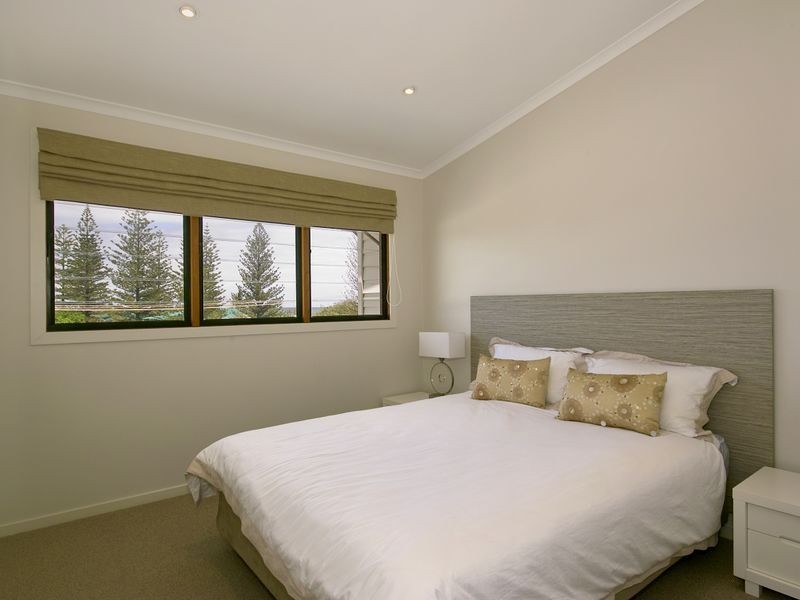 2/20 Kingfisher Drive, Peregian Beach QLD 4573