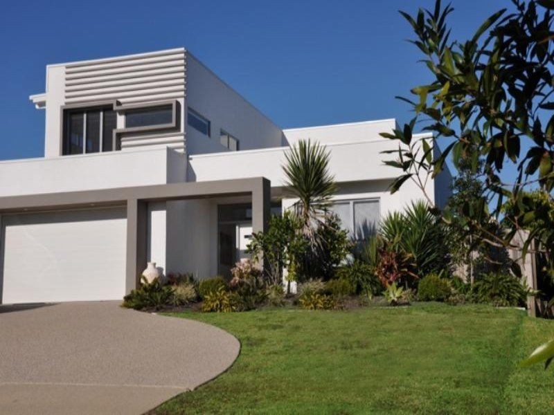 142 The Avenue, Peregian Springs QLD 4573