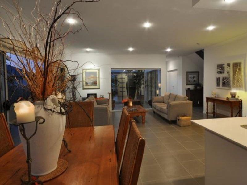 142 The Avenue, Peregian Springs QLD 4573