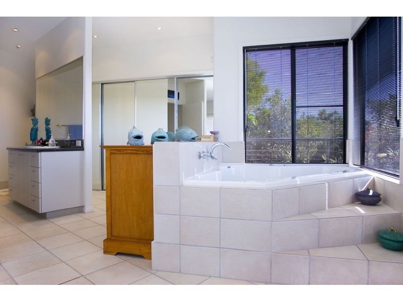 24 Lyrebird Court, Peregian Beach QLD 4573