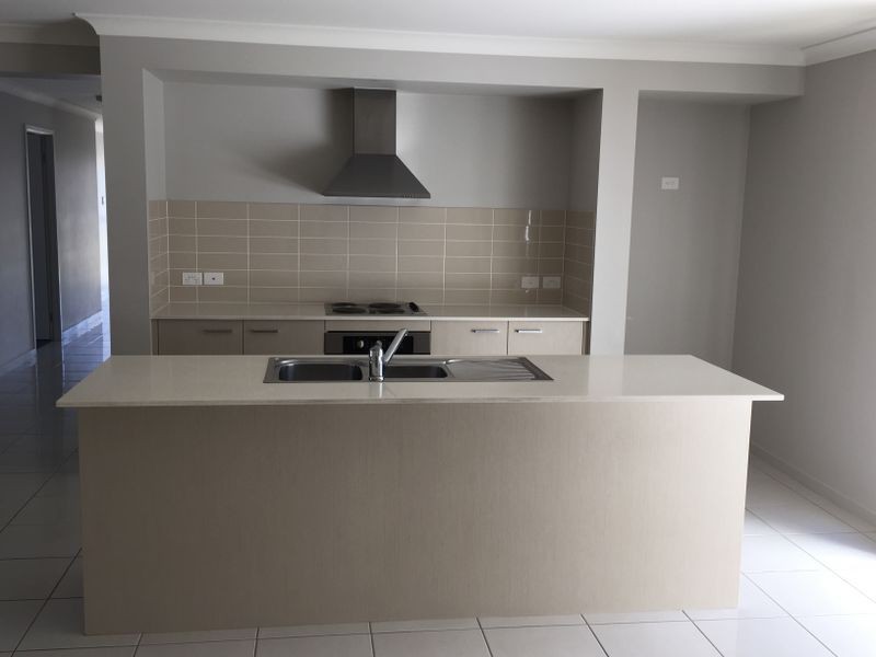 8 Feathertail Place, Peregian Springs QLD 4573