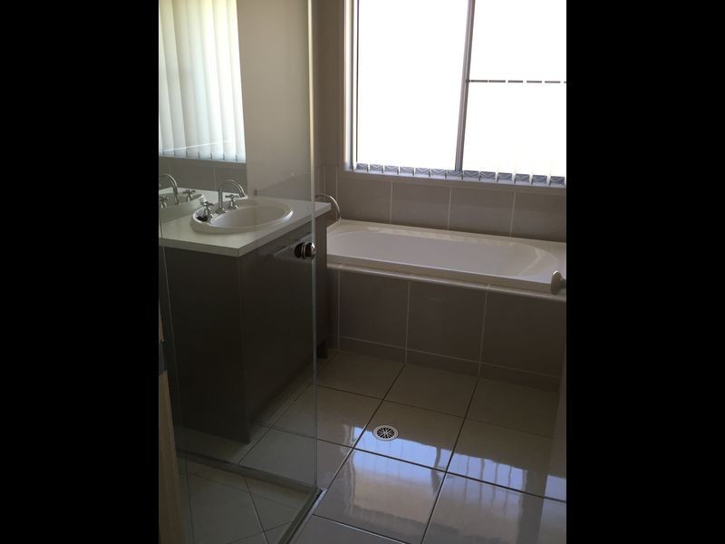 8 Feathertail Place, Peregian Springs QLD 4573