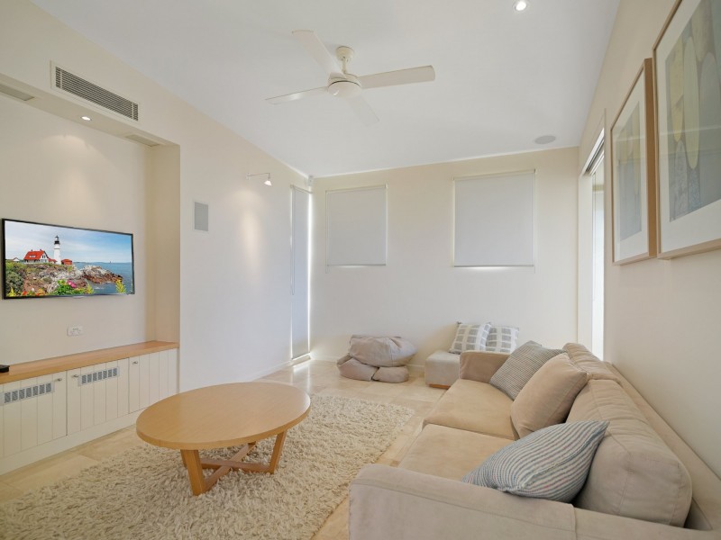 2/74 Peregian Esplanade, Peregian Beach QLD 4573