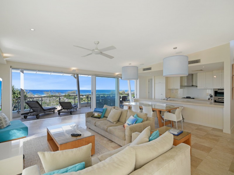 2/74 Peregian Esplanade, Peregian Beach QLD 4573