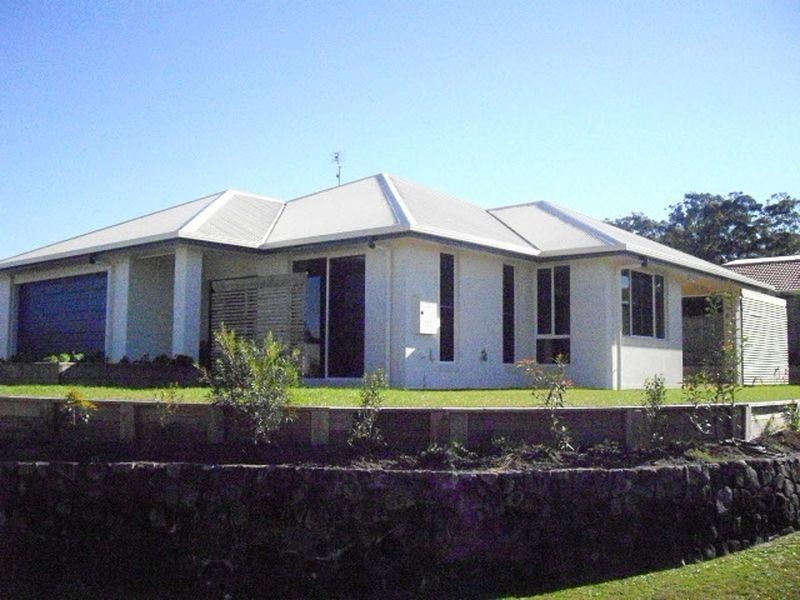 2 Riviera Crescent, Peregian Springs QLD 4573