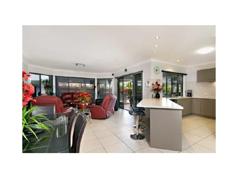 76 The Avenue, Peregian Springs QLD 4573