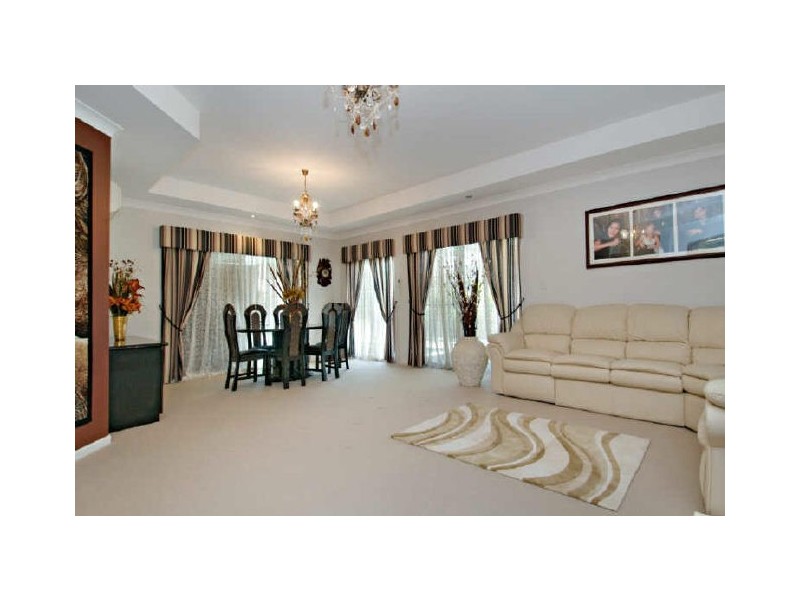 76 The Avenue, Peregian Springs QLD 4573